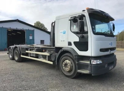 camion ampliroll à Theillay dans le Loir-et-Cher 41