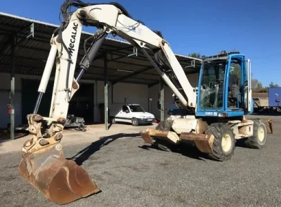 pelles sur pneurs et chenilles à Theillay dans le Loir-et-Cher 41